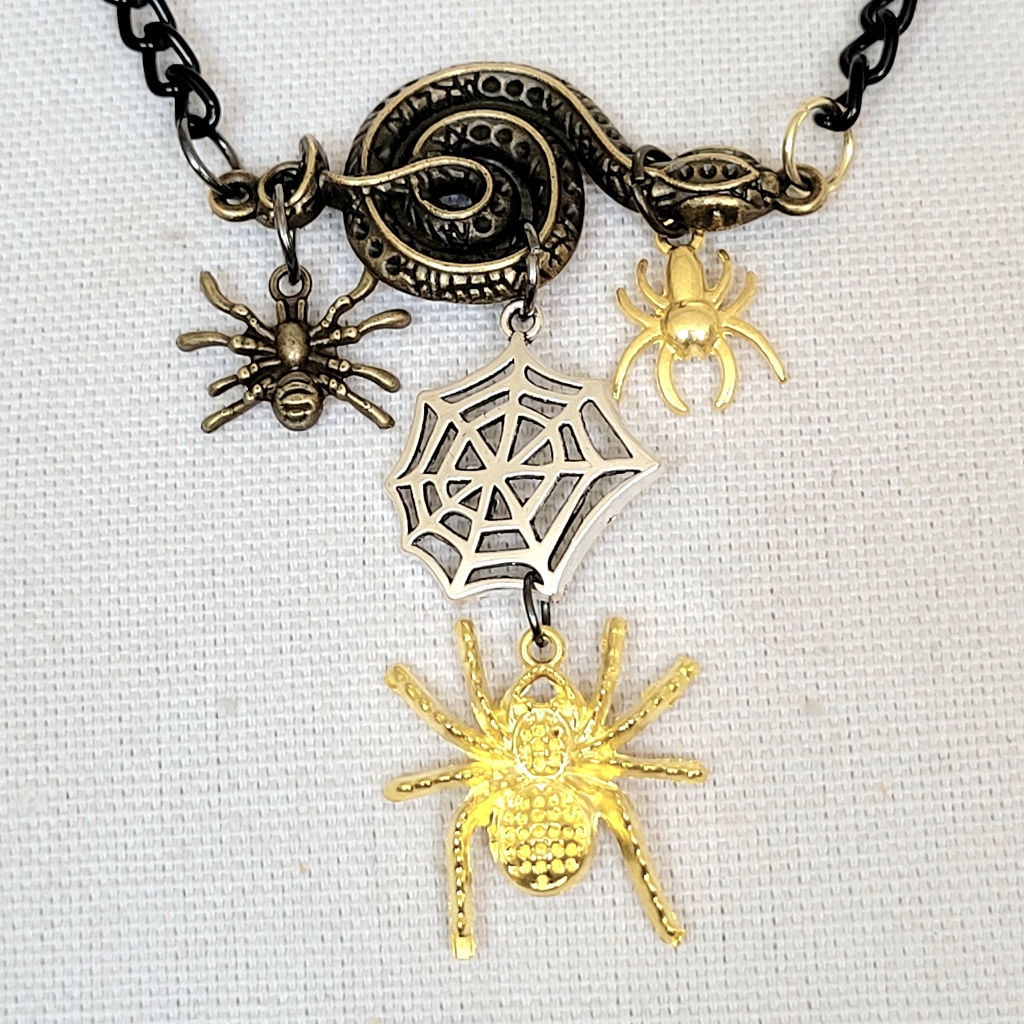 #532 Spiders Vs. Snakes Halloween Pendant Necklace